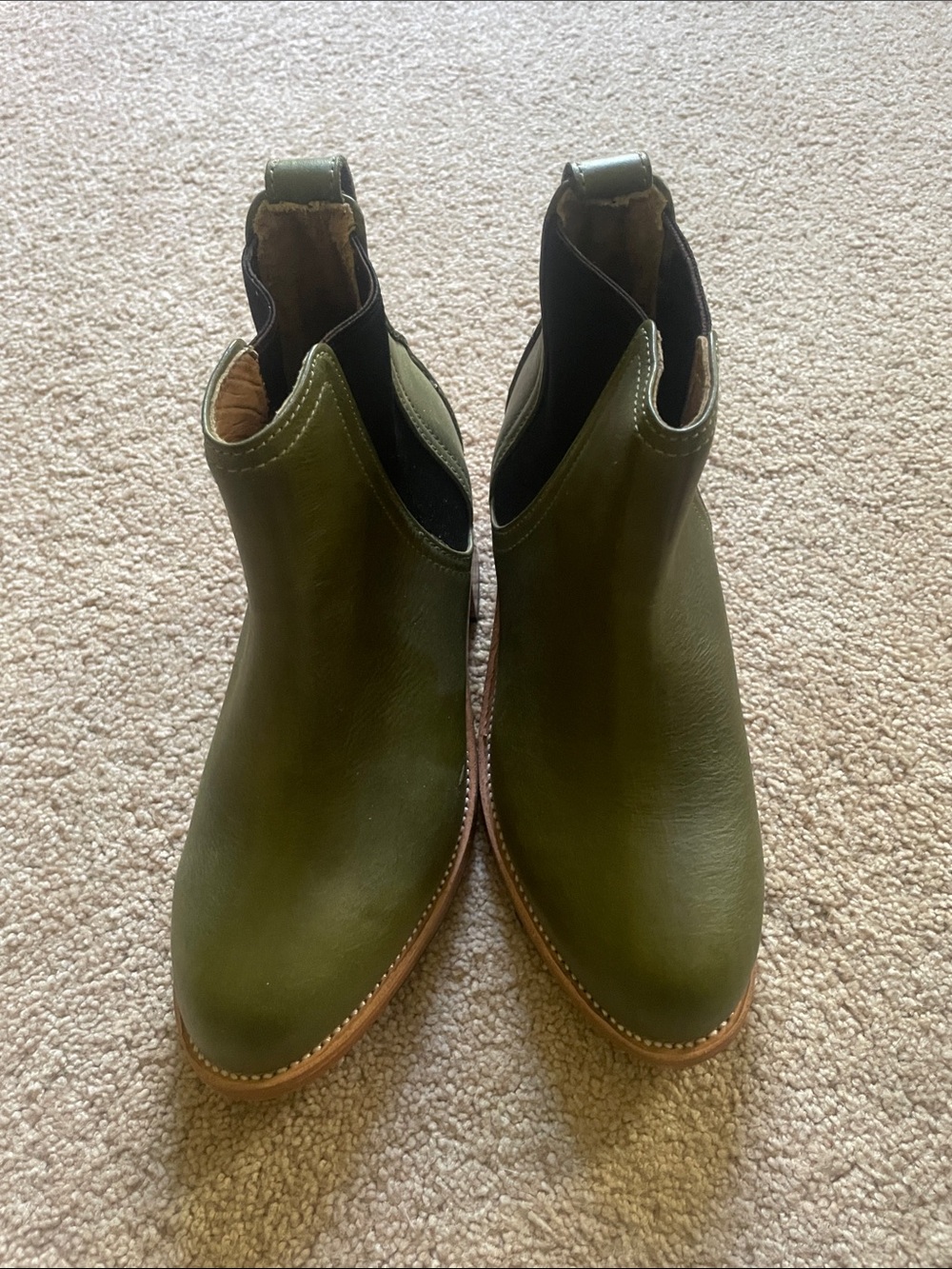 Adelante Merida, 6.5 women’s, spruce colored leather boots. Retails for $385.